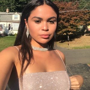 Meet your Posher, Valentina